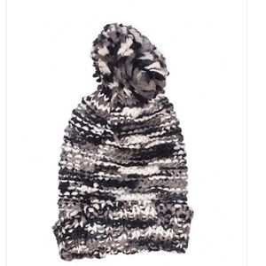 NEW Knitted Pom Pom Beanie